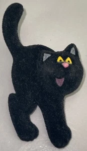Hallmark Halloween Black Flocked Fuzzy Black Cat Pin Brooch XN-16 - Picture 1 of 4