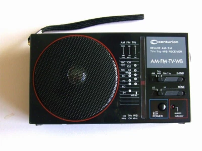 Radio Portátil Vintage CENTURION AM/FM/TV1/TV2/WB - Modelo E260 Foto 1 de 4