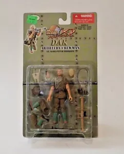 Ultimate Soldier 2000 1:18 German DAK Artillery Crewman LT. Erdmann - Picture 1 of 2