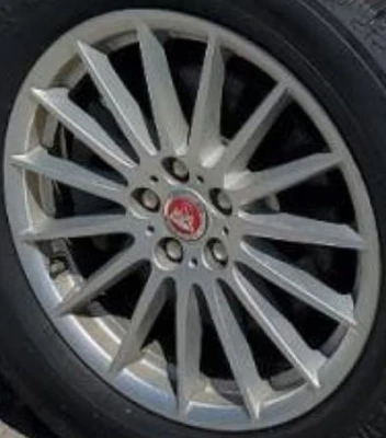 F-PACE 2019 OE rueda 18x7-1/2 15 radios Jaguar Foto 1 de 4