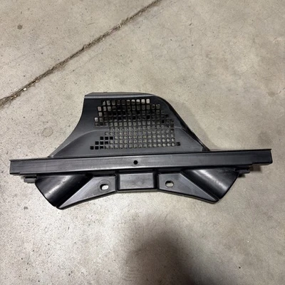 Nissan 370z 2009-2020 protector central panel superior OEM 668101EA0A Foto 1 de 4