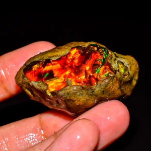 Opal Rough, Ethiopian Opal Raw, Loose Gemstone Oil Opal Rough Wt 104.5, 42X29X22 - Picture 1 of 4