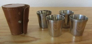 Vintage deutsche Satzbecher 4 Schnapsgläser Leder Aufbewahrungsbox Silber Teller - Bild 1 von 6