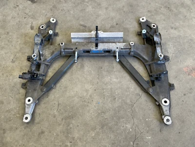 06-09 Porsche 911 Carrera Subchasis delantero travesaño motor base AWD 1561 OEM Foto 1 de 4
