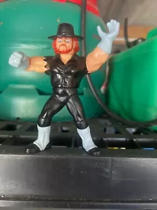 VINTAGE 1992 90s HASBRO WWF WRESTLING SERIES 4 THE UNDERTAKER ACTION FIGURE RARE - Picture 1 of 2