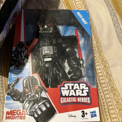 Figura de acción Darth Vader Star Wars Mega Mighties 10 en Disney Hasbro Foto 1 de 3