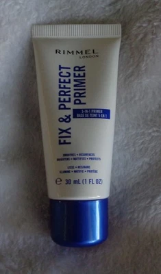 Nueva imprimación Rimmel Fix & Perfect Primer 5 en 1 1 fl oz/30 ml Foto 1 de 2
