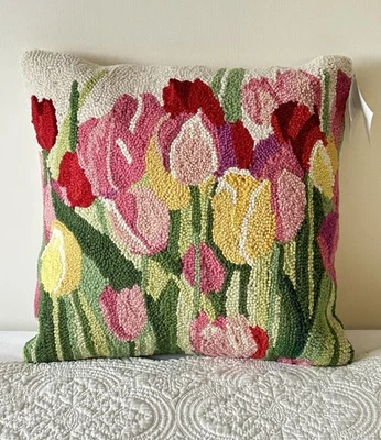 NUEVO CON ETIQUETAS Lana Gancho Alfombra Almohada Sally Eckman Roberts Tulipanes 18x18 Terciopelo Trasero Cierre con Cremallera Foto 1 de 4