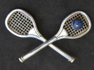 Anyone for Real Tennis? Vintage hallmarked silver racquet brooch - Picture 1 of 6