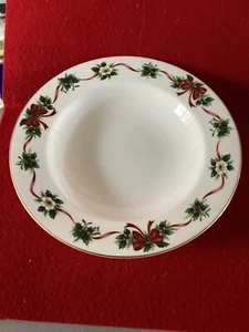 Royal Doulton HOLIDAY GARLAND soup bowl mint new - Picture 1 of 7