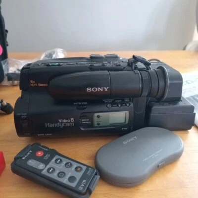 SONY Camcorder CCD-TR51 Video 8 HandyCam W/ 2 Batterys + Case Power  - Image 1 of 4