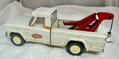 Vintage Tonka 9 inch Jeep Wrecker Tow Truck Pressed Steel 1970s - Image 1 of 4