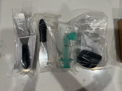 PAMPERED CHEF - MINI SERVING SPATULA, MULTI SPREADER, DRIZZLER & MICROWAVE GRIPS - Image 1 of 3