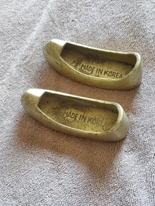 Vintage Brass Slippers Ash Trays Or Trinket Containers From Korea - Picture 1 of 3