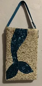 BAMBOO TRADING CO BORSA CLUB CODA DI SIRENA CON PERLINE A MANO CELLULARE DA POLSO NUOVA SENZA ETICHETTE - Foto 1 di 9