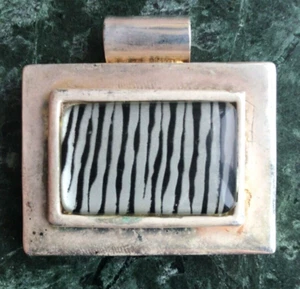 Vintage Squared Silver Tone Metal & Resin Pendant Black And White Jewelry - Picture 1 of 8