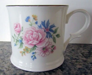 Newhall Staffordshire Bone China Floral Coffee / Tea Mug Cups Gold Trim England - Picture 1 of 5