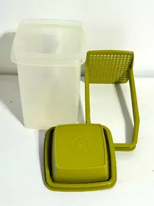 Tupperware 3-Piece Pickle Keeper Vintage Avocado Green 1330 T1 - Picture 1 of 8