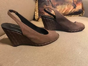 Damen-Sandale Donald J Pliner braun Stoff Fersenriemen hoher Absatz Keilabsatz Größe 10 M - Bild 1 von 6