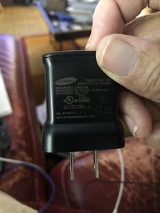 ETAOU10JBE Home Travel Adapter Micro USB Charger 5.0V .7A for Samsung phones - Picture 1 of 1