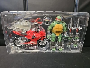 2023 Loyal Subjects BST AXN TMNT Raphael with Motorcycle #4 SDCC Exclusive - Picture 1 of 2