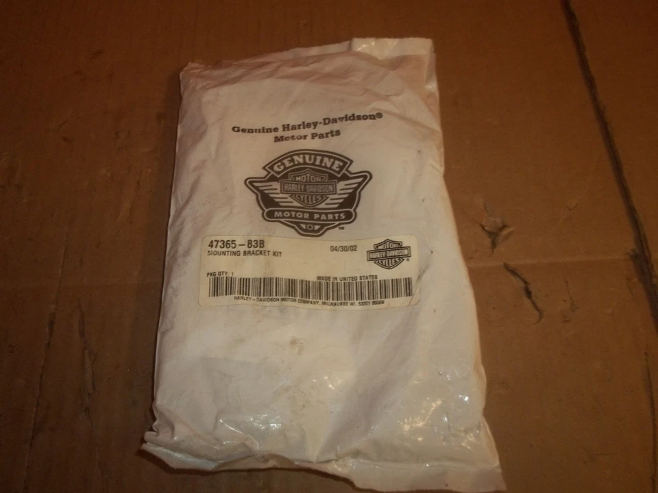 1116) Harley Davidson Piezas OEM - Kit de montaje 47365-83B Foto 1 de 1