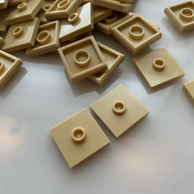 40 per lot NEW LEGO Brick Yellow (Tan) 2x2 Plates 1 Knob (87580/4565387) jumper - Image 1 of 3