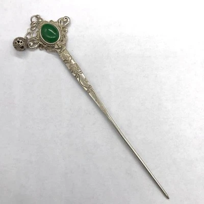 Horquilla de plata tibetana antigua con incrustaciones de jade verde, hecha artesanal china antigua Foto 1 de 4