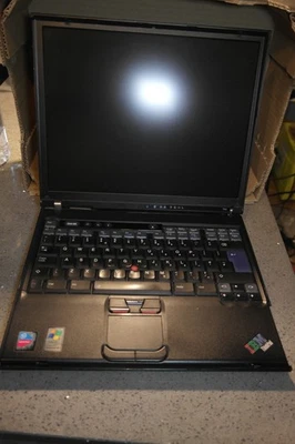 IBM ThinkPad T41 Pentium M 1.6GHz 768MB  FOR PARTS OR REPAIR - Image 1 of 4