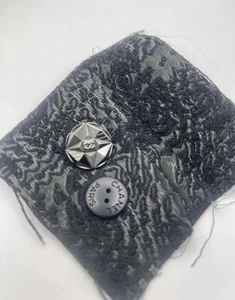 Autentico tessuto con bottoni logo Chanel CC nero - Foto 1 di 10