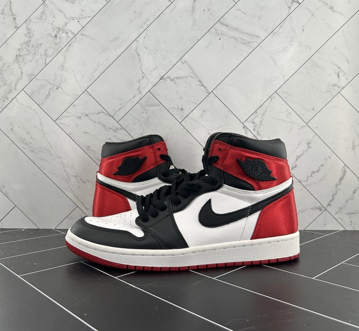 Jordan 1 Retro High Satin Black Toe W | eBay