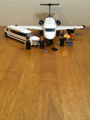 LEGO CITY 60102 VIP SERVICE 100% Complete correct figs missing 2 decals - no box - Image 1 of 4
