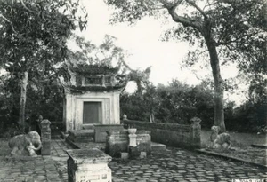 Vietnam Indochina Tonkin Hadong Village of Tien Lu small monument Photo 1925 - Imagen 1 de 3