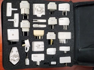 Targus WORLD TRAVEL ADAPTERS COMPATIBLE IN MANY COUNTRIES includes Leather Case - Picture 1 of 5