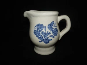 Pfaltzgraff YORKTOWNE 4 1/2" Small Pitcher Creamer - USA - VGUC - Picture 1 of 2
