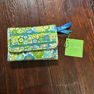 Vera Bradley Wallet English Meadow Euro ID Holder Card Organizer Accessory - Picture 1 of 8