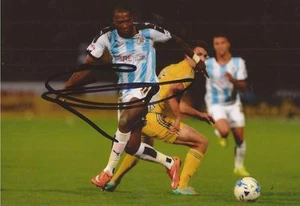 FOTO DE ACCIÓN 6x4 firmada por Huddersfield: Ishmael Miller + certificado de autenticidad - Imagen 1 de 1