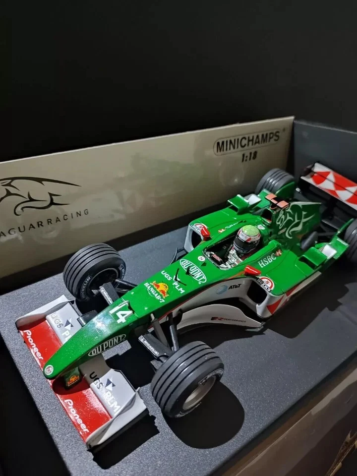 Minichamps 1:18 F1 Jaguar Racing R5 M.Webber - Immagine 1 di 3