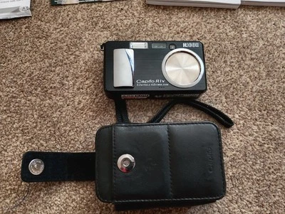RICOH Caplio R1V compact digital camera Boxed with cables - Image 1 of 4