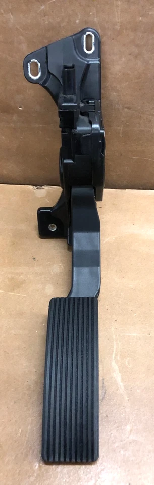 Dodge Durango 2013 pedal de acelerador (52124785AE) 2011-2021 Foto 1 de 4