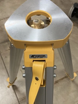 Trípode de aluminio Topcon Foto 1 de 3