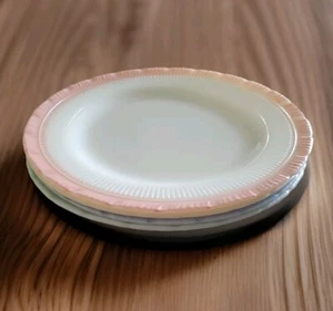 4-Macbeth Evans Cremax Pastel Dinner Plates Milk Glass Scalloped Rim PRETTY🍽 - Picture 1 of 9