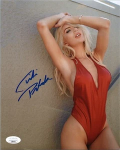 TITI PIKULA Authentic Hand-Signed "SEXY Instagram Model" 8x10 Photo (JSA COA) - Picture 1 of 6