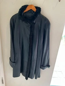 CUERO TIBOR-TALLA 3XL ABRIGO PARA MUJER CUERO CORDERO NEGRO CON PIEL SINTÉTICA COLOR - Imagen 1 de 3