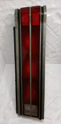 1980-84 Buick Electra lanterna traseira direita Park Avenue lâmpada de freio acabamento cromado fabricante de equipamento original S3G5 - Imagem 1 de 4