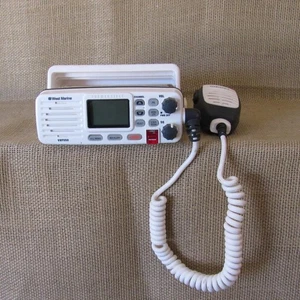 WEST MARINE VHF 550 Fixed Mount Submersible Radio ~ VHF Transceiver White USED - Picture 1 of 17