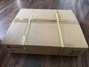 NEW Vertiv Liebert PSI5 UPS 1000VA (990W) (120V) Line Interactive AVR Rack/Tower - Afbeelding 1 van 3