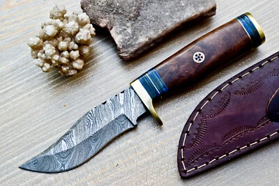 Faca skinner de caça feita à mão personalizada em aço Damasco com capa de couro premium, - Imagem 1 de 4