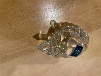 New white crystal turtle in box - Image 1 of 4