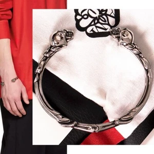 NEW $450 ALEXANDER MCQUEEN Silver Tone Brass TWIN SKULL Hinged CUFF BRACELET NIB - Picture 1 of 11
